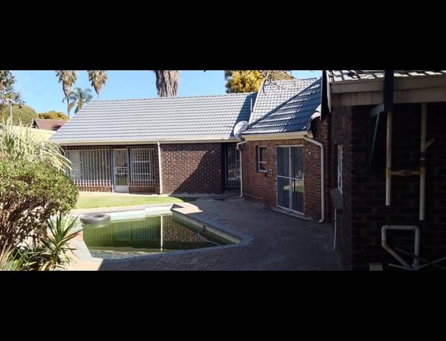 4 BEDROOM PROPERTY TO RENT IN BIRCH ACRES